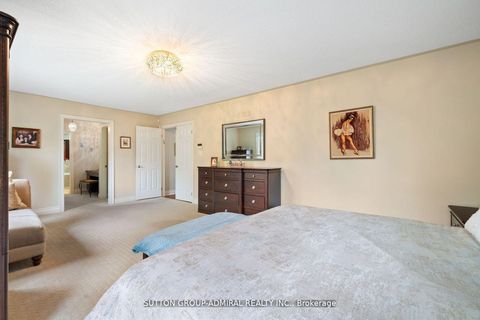 Photo 23 at 19 Langtry Place, Uplands, Vaughan