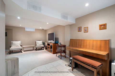 Photo 26 at 19 Langtry Place, Uplands, Vaughan