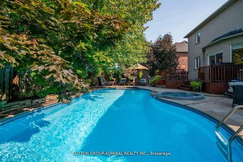 Photo 31 at 19 Langtry Place, Uplands, Vaughan