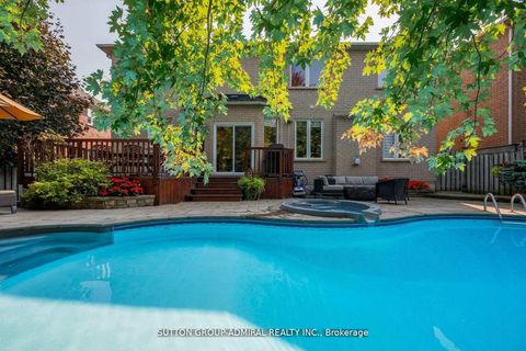 Photo 34 at 19 Langtry Place, Uplands, Vaughan