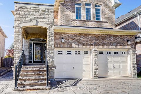 Photo 2 at 26 Santa Amato Crescent, Patterson, Vaughan