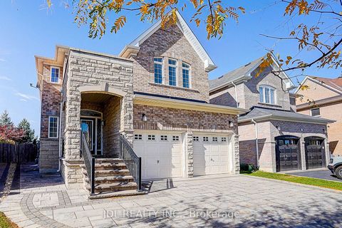 Photo 3 at 26 Santa Amato Crescent, Patterson, Vaughan