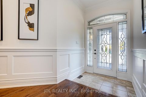 Photo 4 at 26 Santa Amato Crescent, Patterson, Vaughan