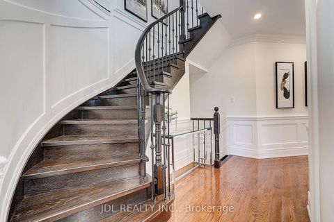 Photo 6 at 26 Santa Amato Crescent, Patterson, Vaughan