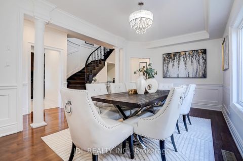 Photo 9 at 26 Santa Amato Crescent, Patterson, Vaughan