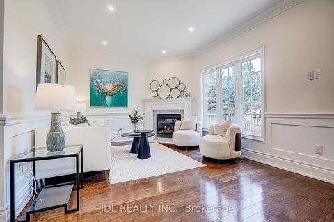 Photo 11 at 26 Santa Amato Crescent, Patterson, Vaughan