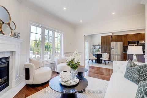 Photo 14 at 26 Santa Amato Crescent, Patterson, Vaughan