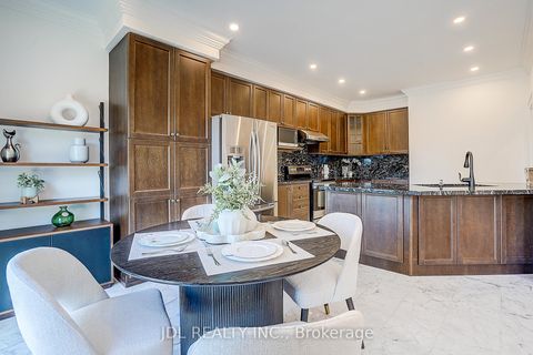 Photo 18 at 26 Santa Amato Crescent, Patterson, Vaughan