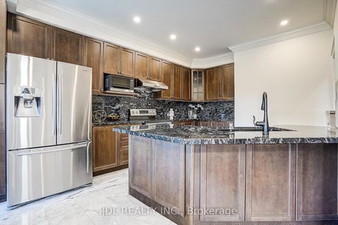 Photo 20 at 26 Santa Amato Crescent, Patterson, Vaughan