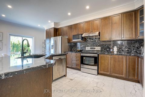 Photo 21 at 26 Santa Amato Crescent, Patterson, Vaughan