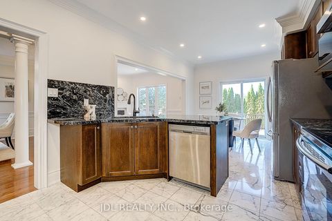 Photo 22 at 26 Santa Amato Crescent, Patterson, Vaughan