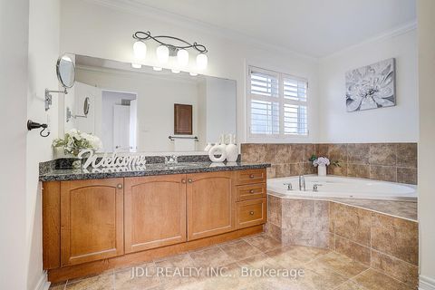 Photo 30 at 26 Santa Amato Crescent, Patterson, Vaughan