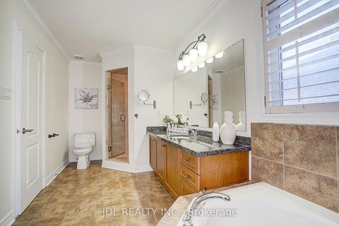 Photo 31 at 26 Santa Amato Crescent, Patterson, Vaughan