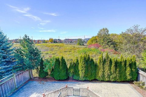 Photo 32 at 26 Santa Amato Crescent, Patterson, Vaughan