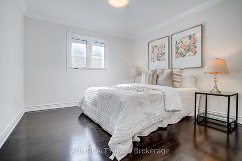 Photo 33 at 26 Santa Amato Crescent, Patterson, Vaughan