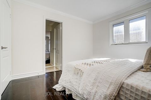 Photo 34 at 26 Santa Amato Crescent, Patterson, Vaughan