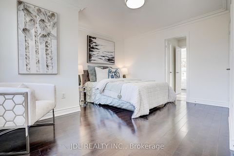 Photo 37 at 26 Santa Amato Crescent, Patterson, Vaughan