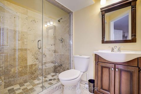 Photo 45 at 26 Santa Amato Crescent, Patterson, Vaughan