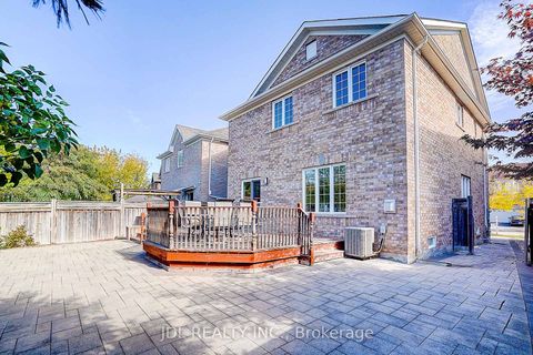 Photo 46 at 26 Santa Amato Crescent, Patterson, Vaughan
