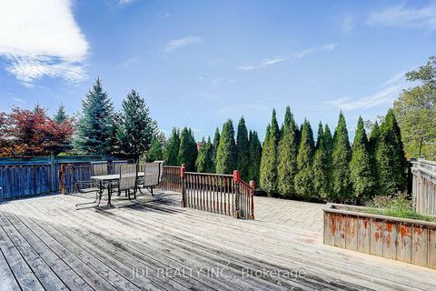 Photo 48 at 26 Santa Amato Crescent, Patterson, Vaughan