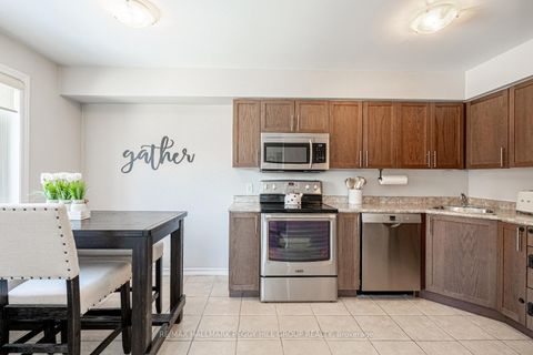 Photo 3 at 7 - 25 Madelaine Drive, Painswick South, Barrie Photo 3 at 7 - 25 Madelaine Drive, Painswick South, Barrie