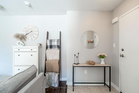 Photo 8 at 7 - 25 Madelaine Drive, Painswick South, Barrie