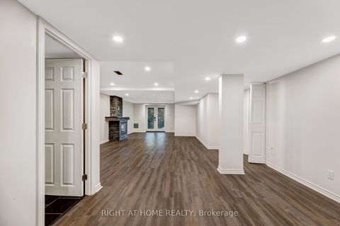 Photo 28 at 57 Calera Crescent, Sonoma Heights, Vaughan