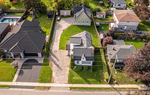 Photo 0 at 132 High Street, Bowmanville, Clarington