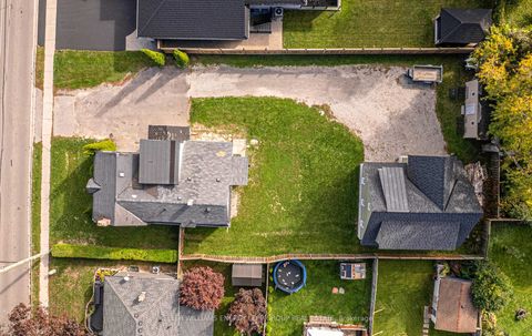 Photo 1 at 132 High Street, Bowmanville, Clarington