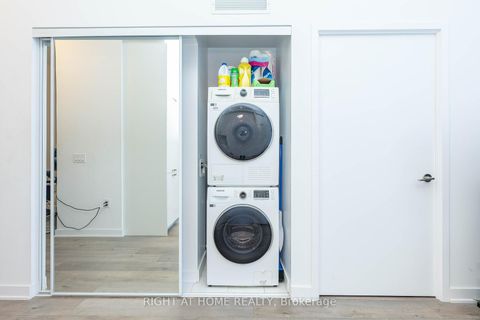 Photo 11 at 212 - 60 Honeycrisp Crescent, Vaughan Corporate Centre, Vaughan