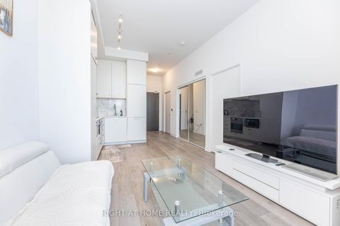 Photo 19 at 212 - 60 Honeycrisp Crescent, Vaughan Corporate Centre, Vaughan