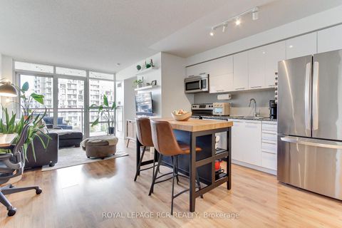 Photo 9 at 623 - 38 Joe Shuster Way, South Parkdale, Toronto