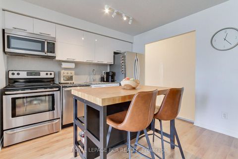 Photo 11 at 623 - 38 Joe Shuster Way, South Parkdale, Toronto