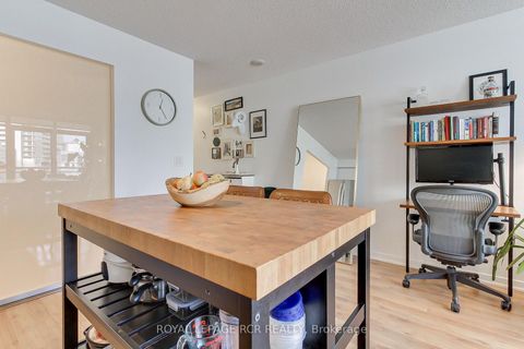 Photo 14 at 623 - 38 Joe Shuster Way, South Parkdale, Toronto