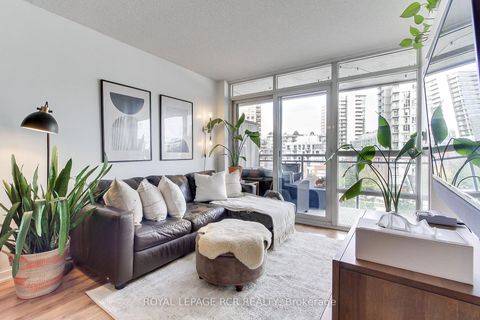 Photo 16 at 623 - 38 Joe Shuster Way, South Parkdale, Toronto