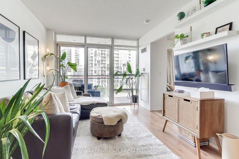 Photo 17 at 623 - 38 Joe Shuster Way, South Parkdale, Toronto