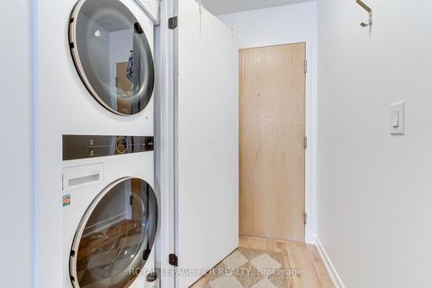 Photo 31 at 623 - 38 Joe Shuster Way, South Parkdale, Toronto