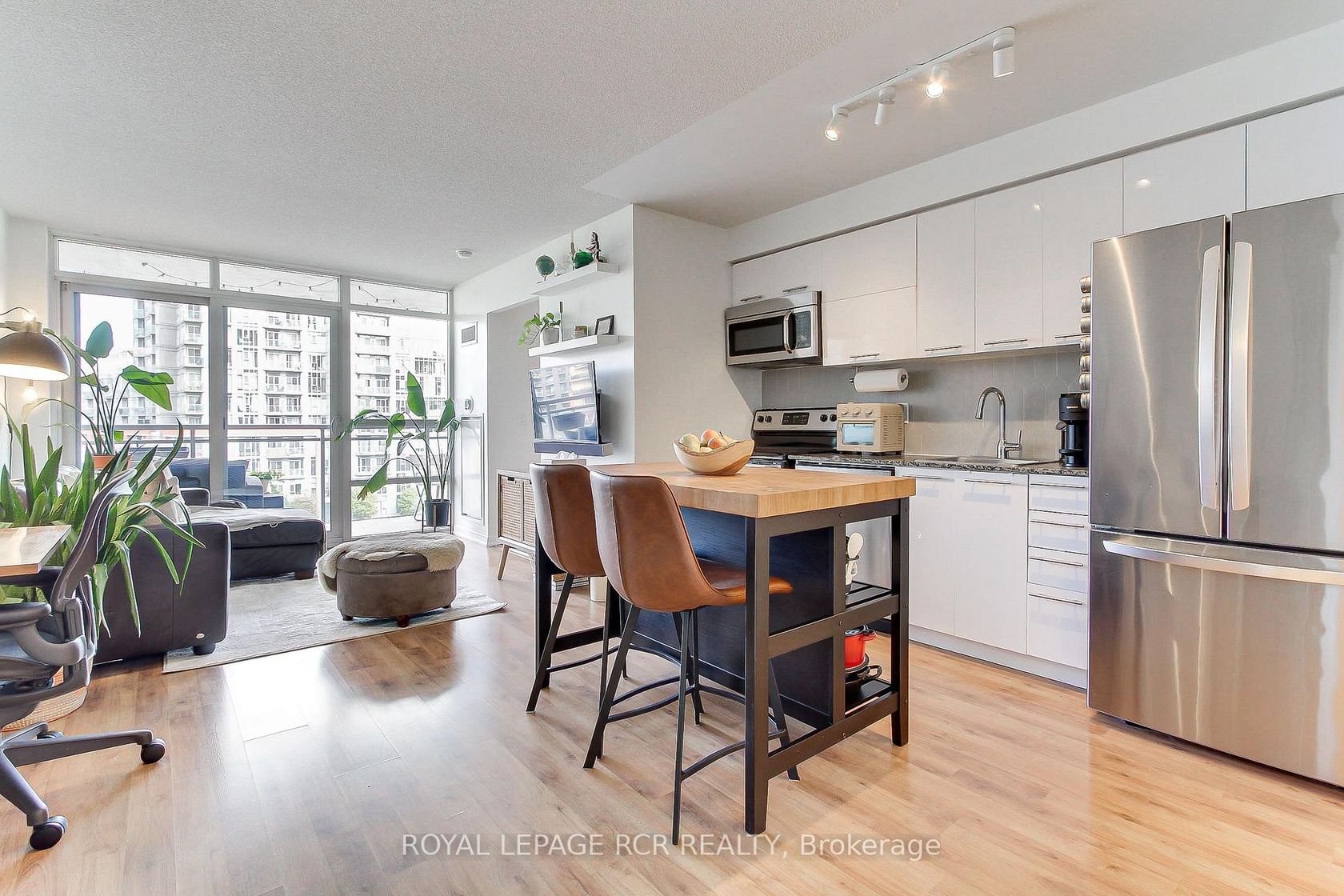 Photo 9 at 623 - 38 Joe Shuster Way, South Parkdale, Toronto Photo 9 at 623 - 38 Joe Shuster Way, South Parkdale, Toronto