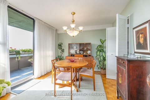 Photo 6 at 907 - 11 Wincott Drive, The Westway, Toronto