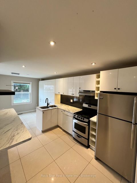 Photo 5 at 27 Delaney Crescent, Northwest, Barrie