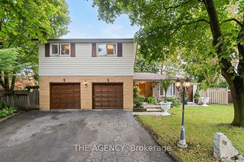 Photo 1 at 178 Millpond Court, Mill Pond, Richmond Hill