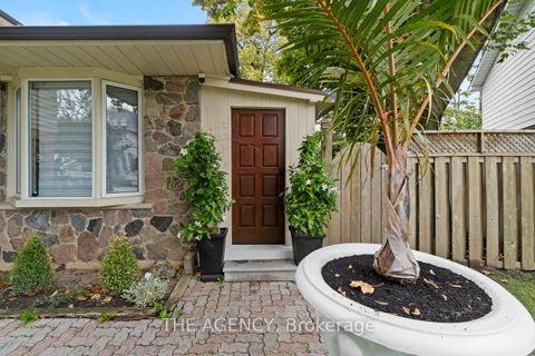 Photo 3 at 178 Millpond Court, Mill Pond, Richmond Hill