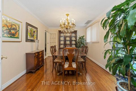 Photo 7 at 178 Millpond Court, Mill Pond, Richmond Hill