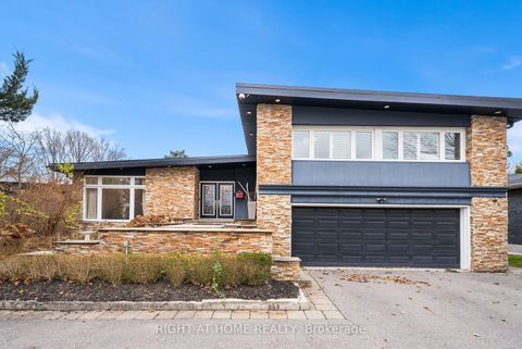 Photo 3 at 40 Heathview Avenue, Bayview Village, Toronto