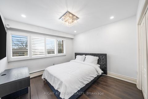 Photo 37 at 40 Heathview Avenue, Bayview Village, Toronto