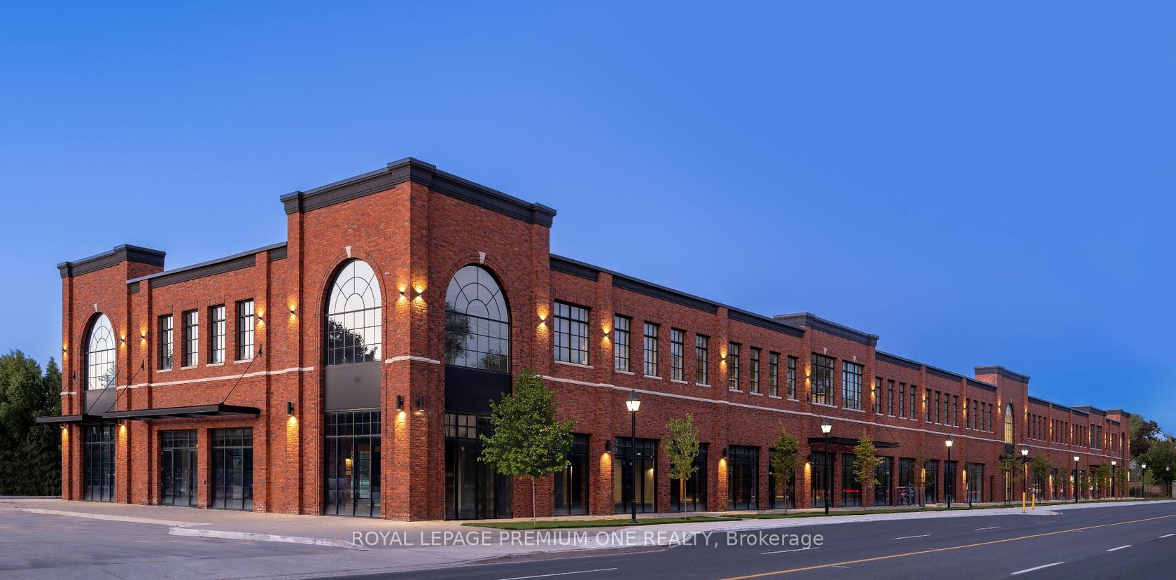 2650 St Clair Avenue W, Smythe, Toronto photo number 2