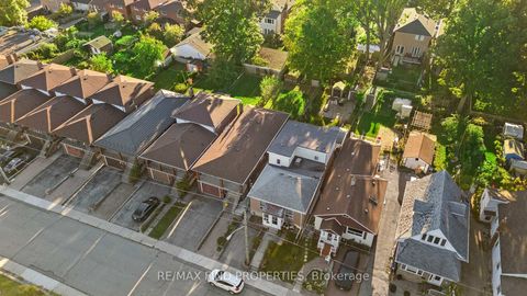 Photo 2 at 16 Mcdonald Avenue, Oakridge, Toronto