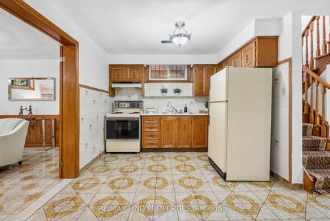 Photo 37 at 16 Mcdonald Avenue, Oakridge, Toronto