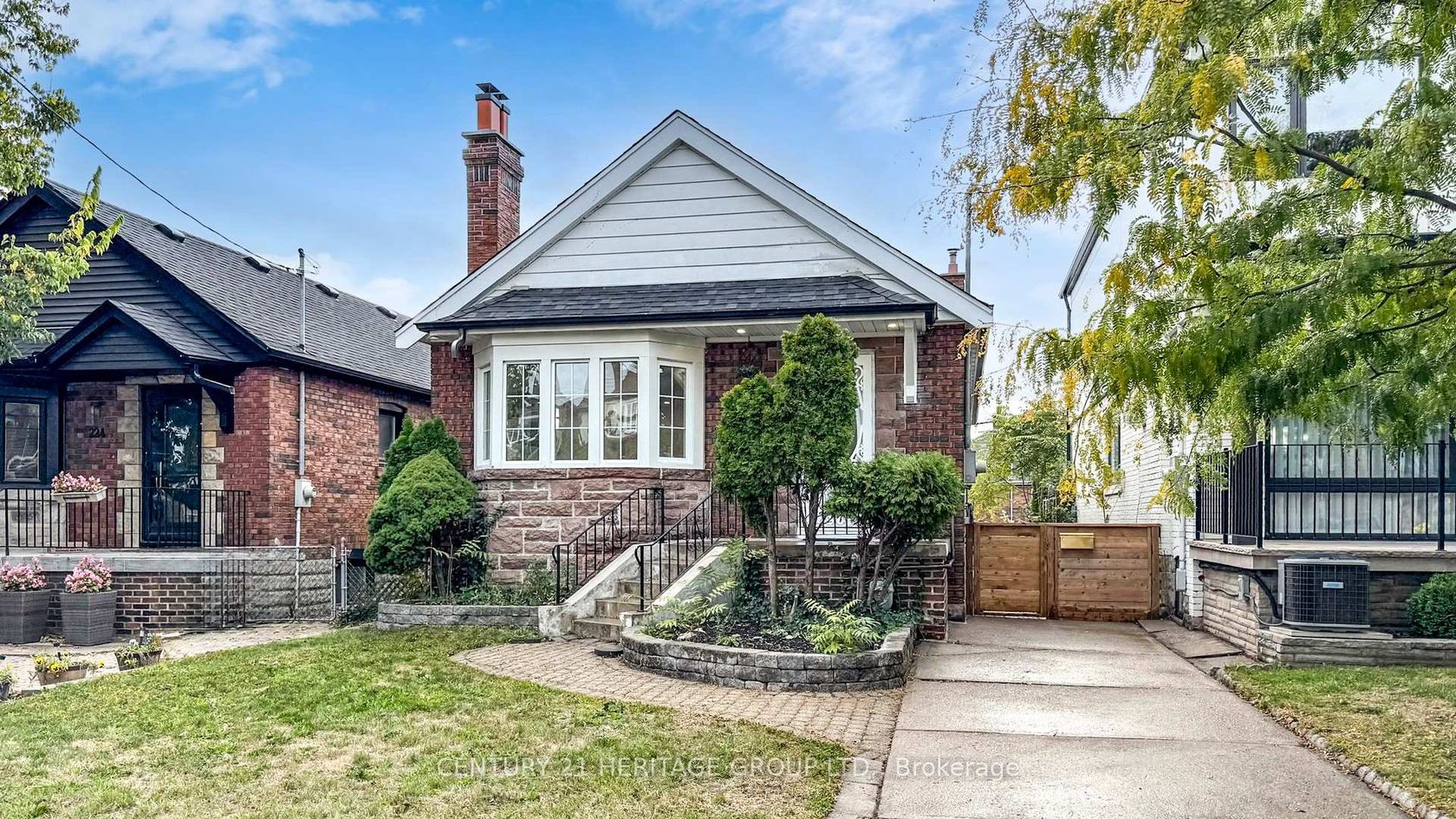 226 Donlands Avenue, East York, Toronto by Loree Meneguzzi Real Estate 226 Donlands Avenue, East York, Toronto