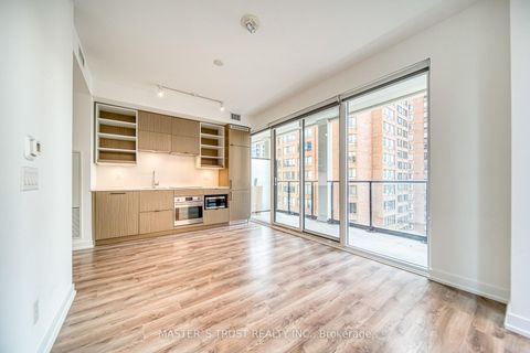 Photo 5 at 916 - 20 Edward Street, Bay Street Corridor, Toronto